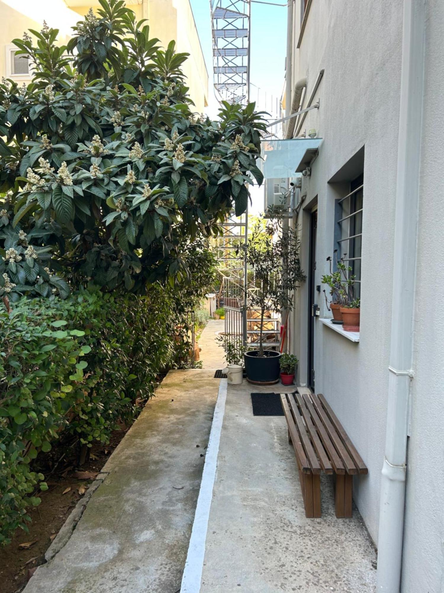 Small Gem Studio Athens, Next To Metro Nomismatokopeio Exterior photo